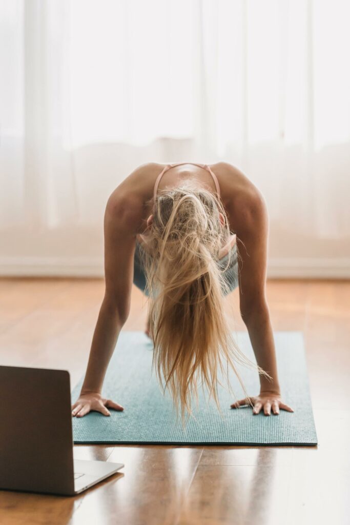 what is the difference between yoga and pilates